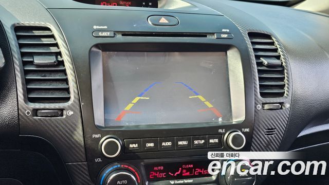 Kia K3 2015 — photo 19