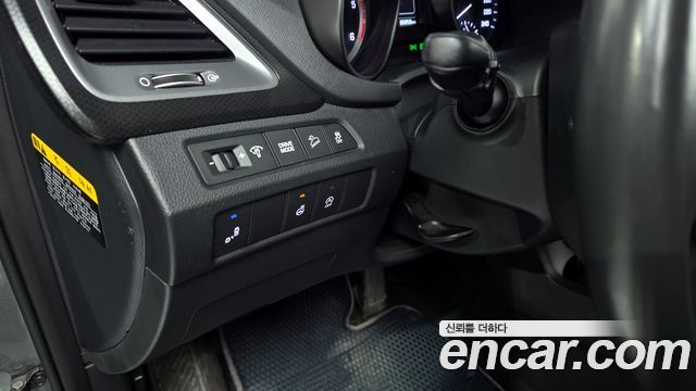 Hyundai Santafe 2018 — photo 17