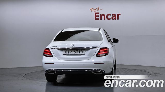 Mercedes-Benz E-Class 2018 — photo 4
