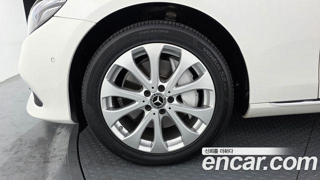 Mercedes-Benz E-Class 2018 — photo 5