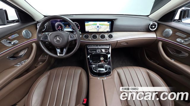 Mercedes-Benz E-Class 2018 — photo 7