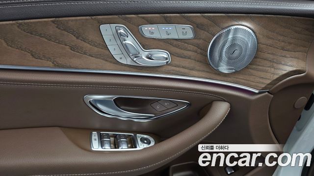 Mercedes-Benz E-Class 2018 — photo 17