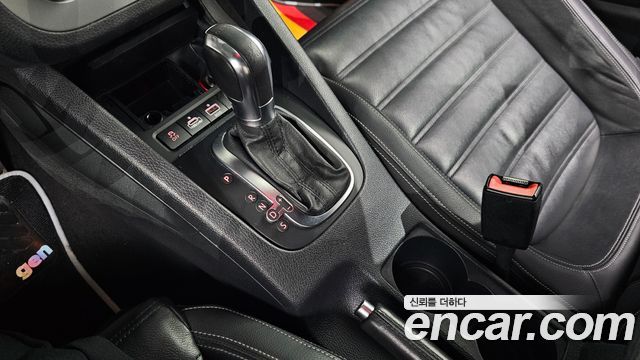 Volkswagen Scirocco 2014 — photo 9