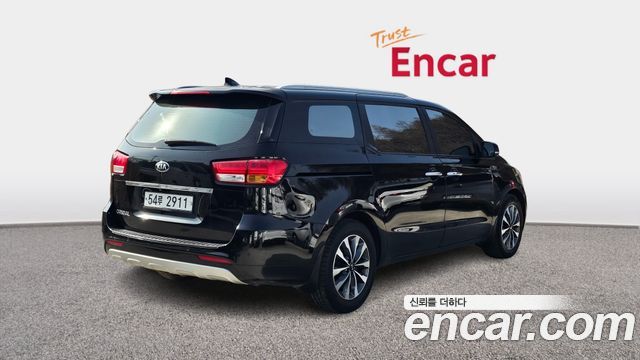 Kia Canival 2015 — photo 2