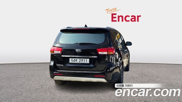 Kia Canival 2015 — photo 4