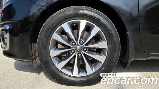 Kia Canival 2015 — photo 5