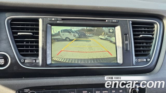 Kia Canival 2015 — photo 17