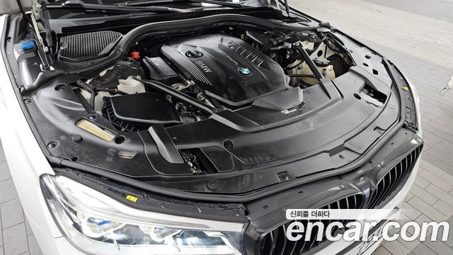 BMW 7-Series 2018 — photo 6