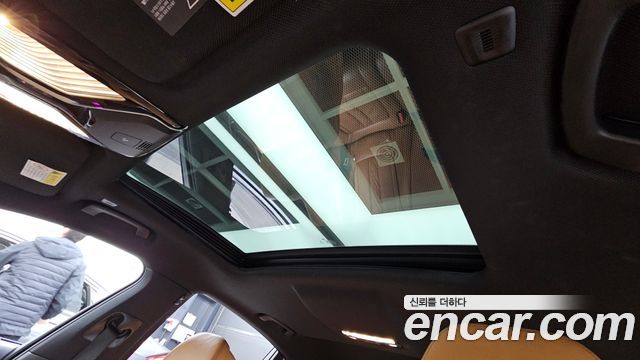 BMW 7-Series 2018 — photo 18