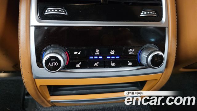 BMW 7-Series 2018 — photo 19