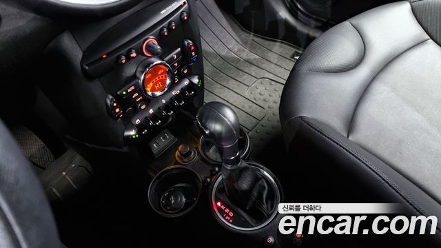 Mini Cooper Convertible 2014 — photo 9
