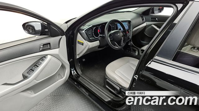 Kia K5 2013 — photo 11