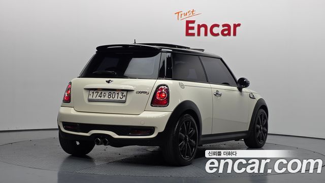 Mini Cooper 2011 — photo 2
