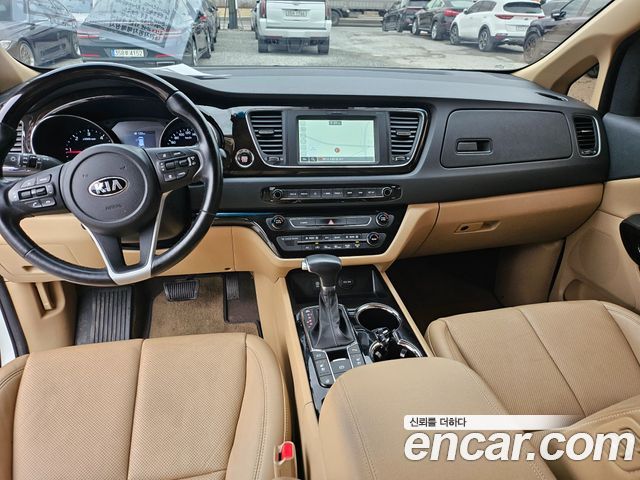 Kia Canival 2019 — photo 8