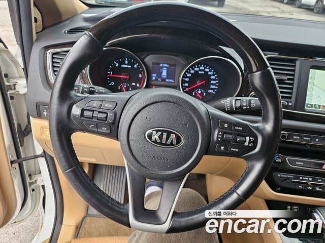 Kia Canival 2019 — photo 11