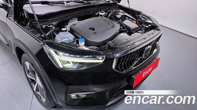 Volvo XC40 2023 — photo 6