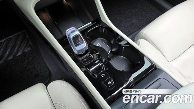 Volvo XC40 2023 — photo 9