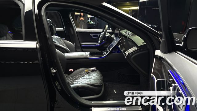 Mercedes-Benz S-Class 2024 — photo 11