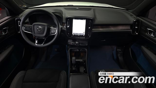 Volvo XC40 2024 — photo 7