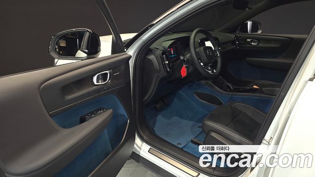 Volvo XC40 2024 — photo 10
