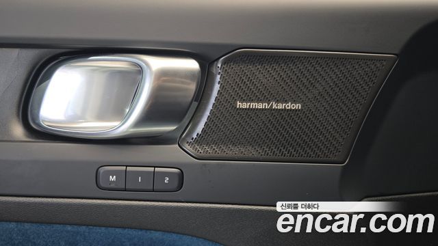 Volvo XC40 2024 — photo 18
