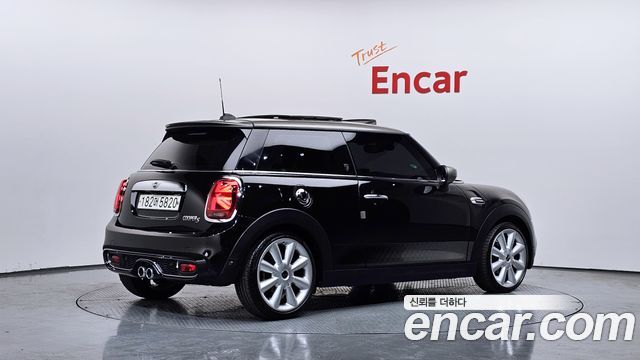 Mini Cooper 2020 — photo 2