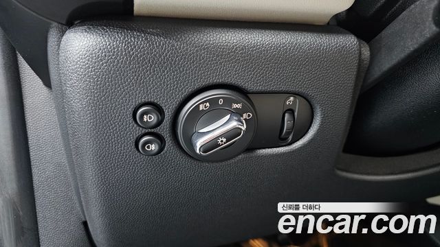 Mini Cooper 2020 — photo 17