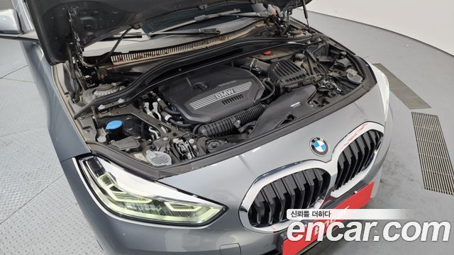BMW 1-Series 2023 — photo 6