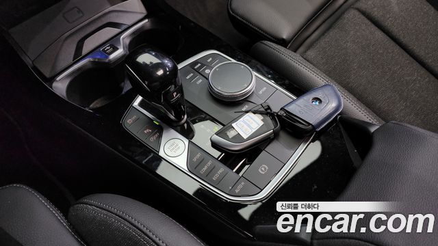 BMW 1-Series 2023 — photo 9