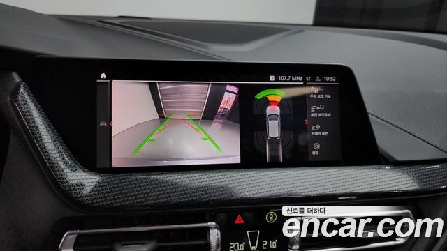 BMW 1-Series 2023 — photo 17