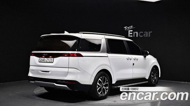 Kia Canival 2022 — photo 2