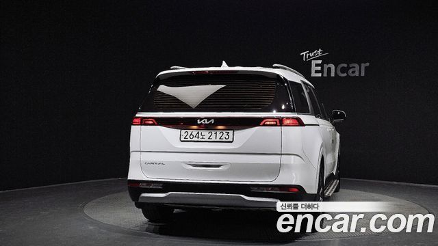 Kia Canival 2022 — photo 4