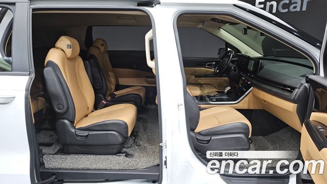 Kia Canival 2022 — photo 11