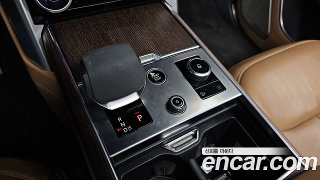 Land Rover Range Rover 2023 — photo 9