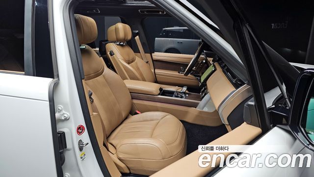 Land Rover Range Rover 2023 — photo 12