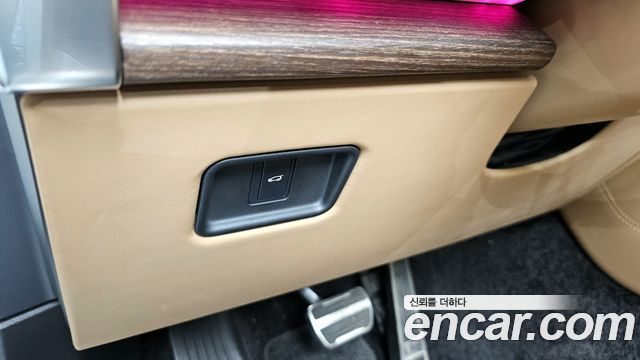 Land Rover Range Rover 2023 — photo 15