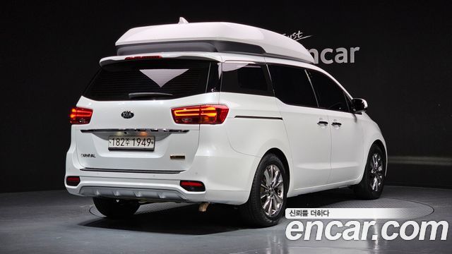 Kia Canival 2019 — photo 2