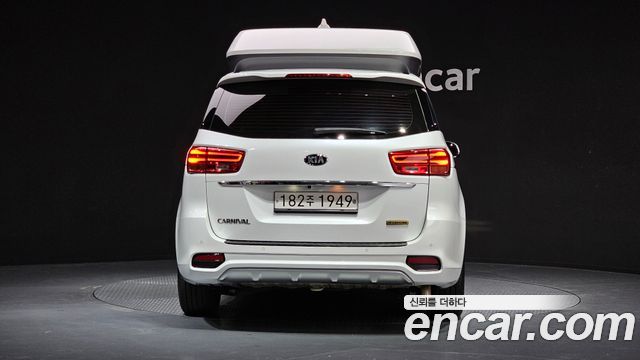 Kia Canival 2019 — photo 4