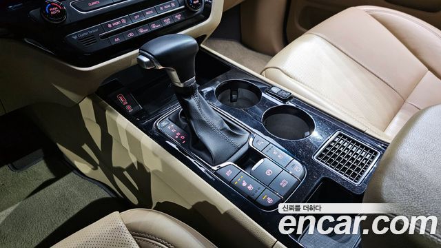 Kia Canival 2019 — photo 9