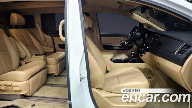 Kia Canival 2019 — photo 10
