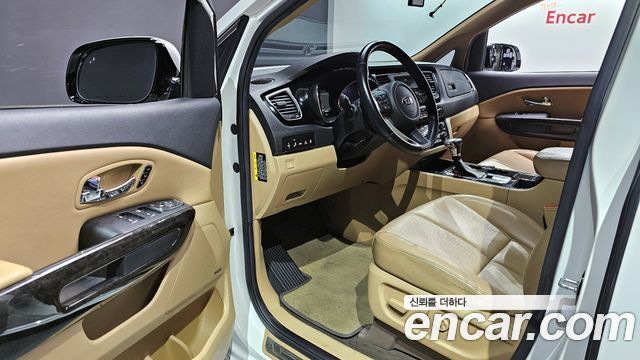 Kia Canival 2019 — photo 11