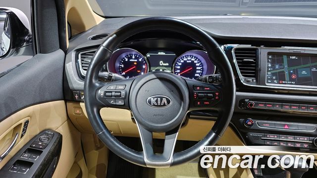 Kia Canival 2019 — photo 13