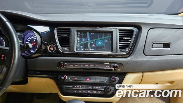 Kia Canival 2019 — photo 15