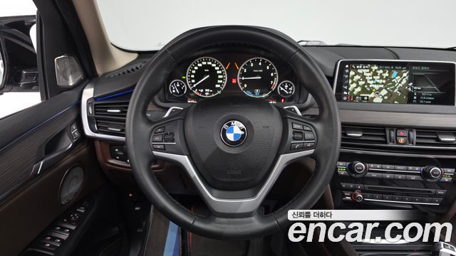 BMW X5 2018 — photo 14