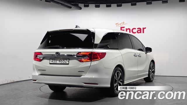 Honda Odyssey 2018 — photo 2