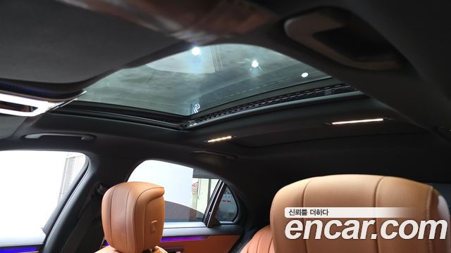 Mercedes-Benz S-Class 2022 — photo 19