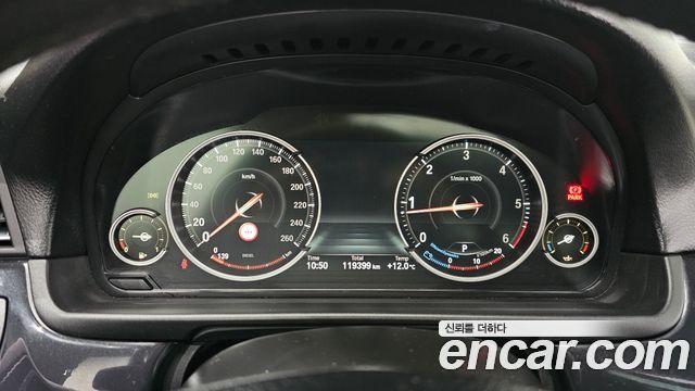 BMW 5-Series 2014 — photo 8