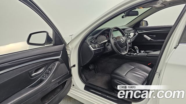 BMW 5-Series 2014 — photo 10