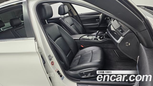 BMW 5-Series 2014 — photo 11