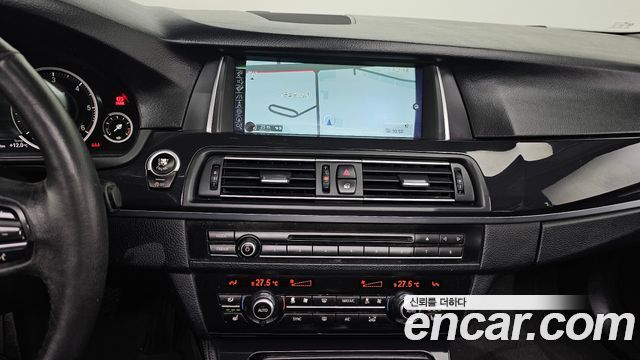 BMW 5-Series 2014 — photo 14
